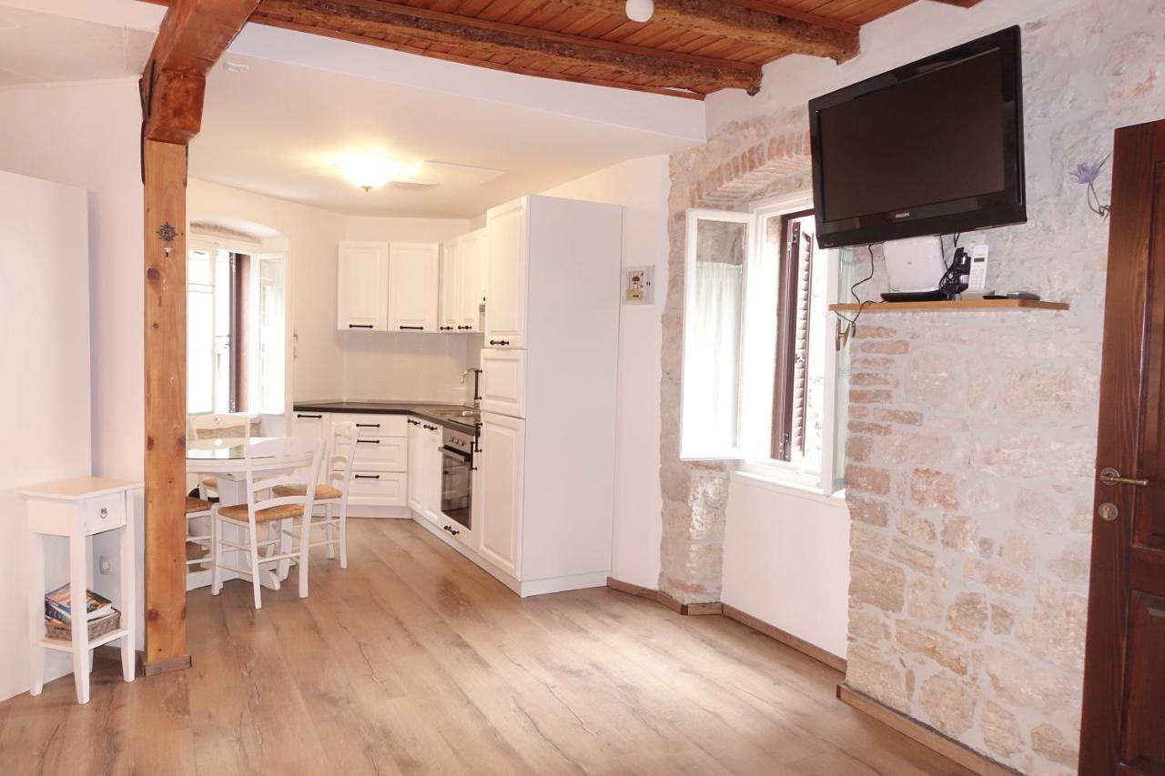 Romantic Studios Ρόβινι Εξωτερικό φωτογραφία