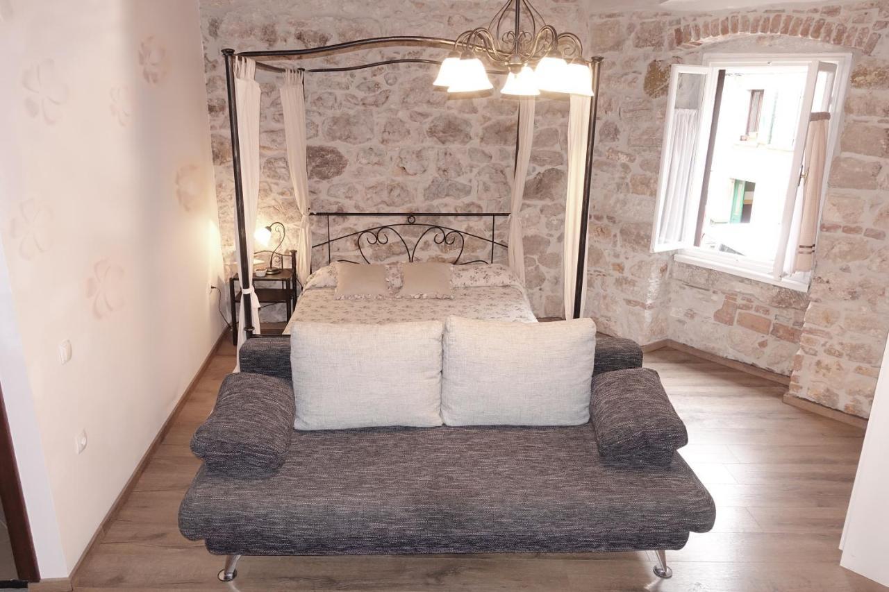Romantic Studios Ρόβινι Εξωτερικό φωτογραφία