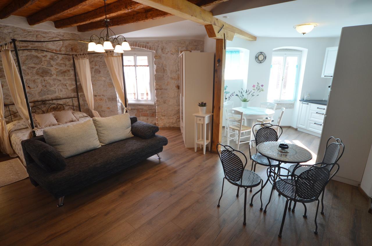 Romantic Studios Ρόβινι Εξωτερικό φωτογραφία