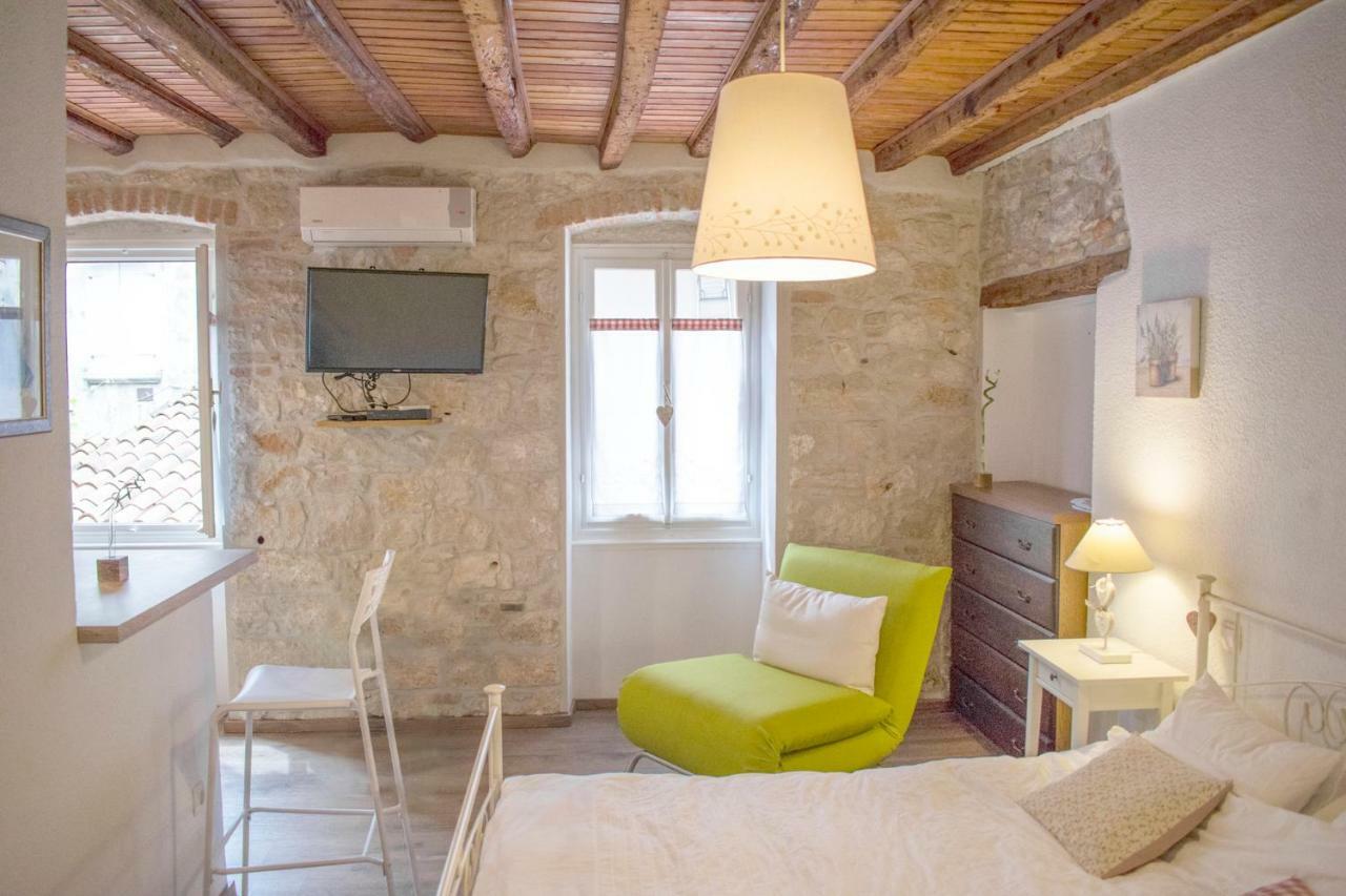 Romantic Studios Ρόβινι Εξωτερικό φωτογραφία